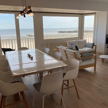 Near Sandy Beaches, Cleaning Included Nieuwpoort